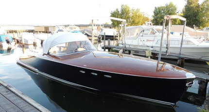 Einzelbau 33´ Classic Runabout Einzelbau 33´ Classic Runabout