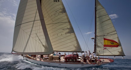 Berthon - Alfred Mylne 75ft Yawl analia_7.jpg