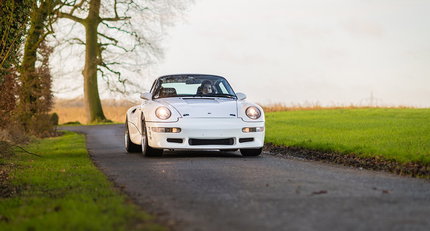 Eher treffen Sie ein Einhorn, als diesen einmaligen „White Pegasus“ RUF CTR2 Leichtbau