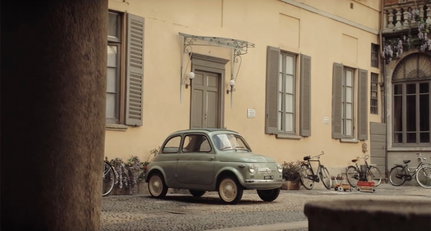 Reisen Sie durch die Zeit in Fiats Geburtstags-Video für den 500