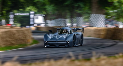 Erleben Sie das Goodwood Festival of Speed in 100 schnellen Bildern