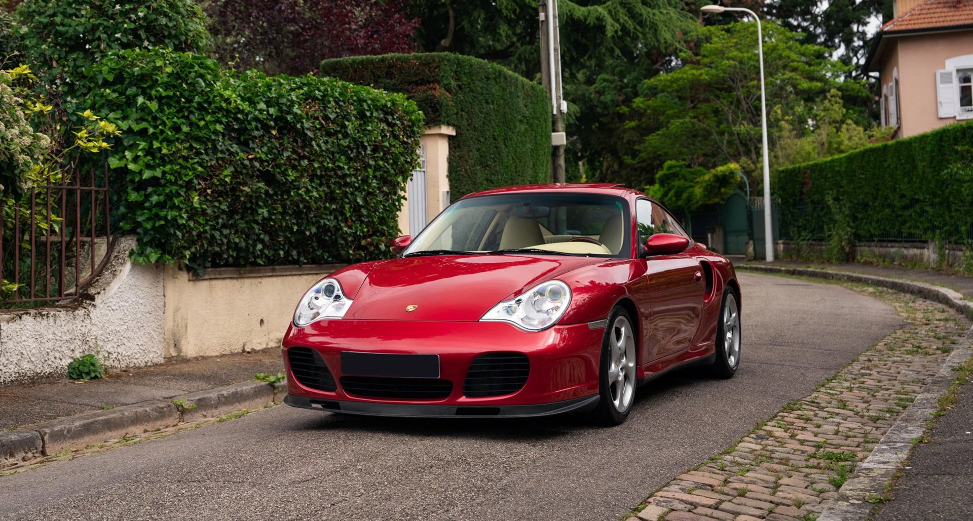 Someone specced his Porsche 996 Turbo like a Bentley | Classic