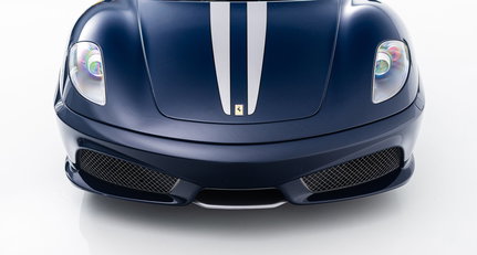 Der erste jemals gebaute Ferrari 430 Scuderia tritt aus dem Schatten