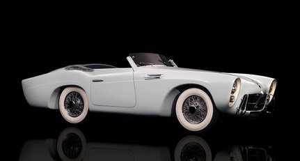 Das Straßenbild 1954: 10 Jahrgangs Autos und Motorräder aus dem Classic Driver Markt