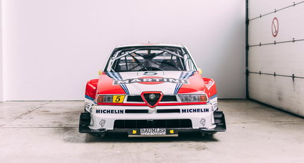 These Alfa Romeo 155 touring cars will leave you shaken and stirred