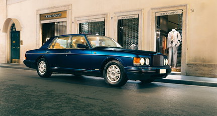 Reisen Sie mit Giorgio Armanis Bentley zurück ins Mailand der 1990er