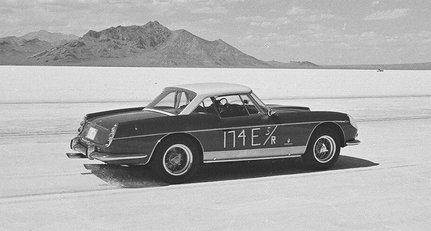 Ohne Skrupel im teuersten Ferrari über die Salt Flats