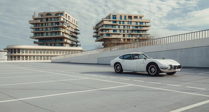 Who else would take a Toyota 2000 GT over an E-type?