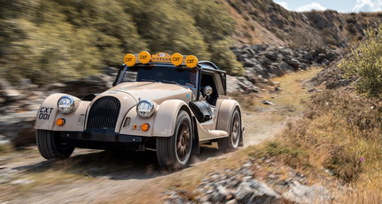 Muss es ein Safari 911 sein? Auch der Morgan Plus Four CX-T kann Wüste und Piste!