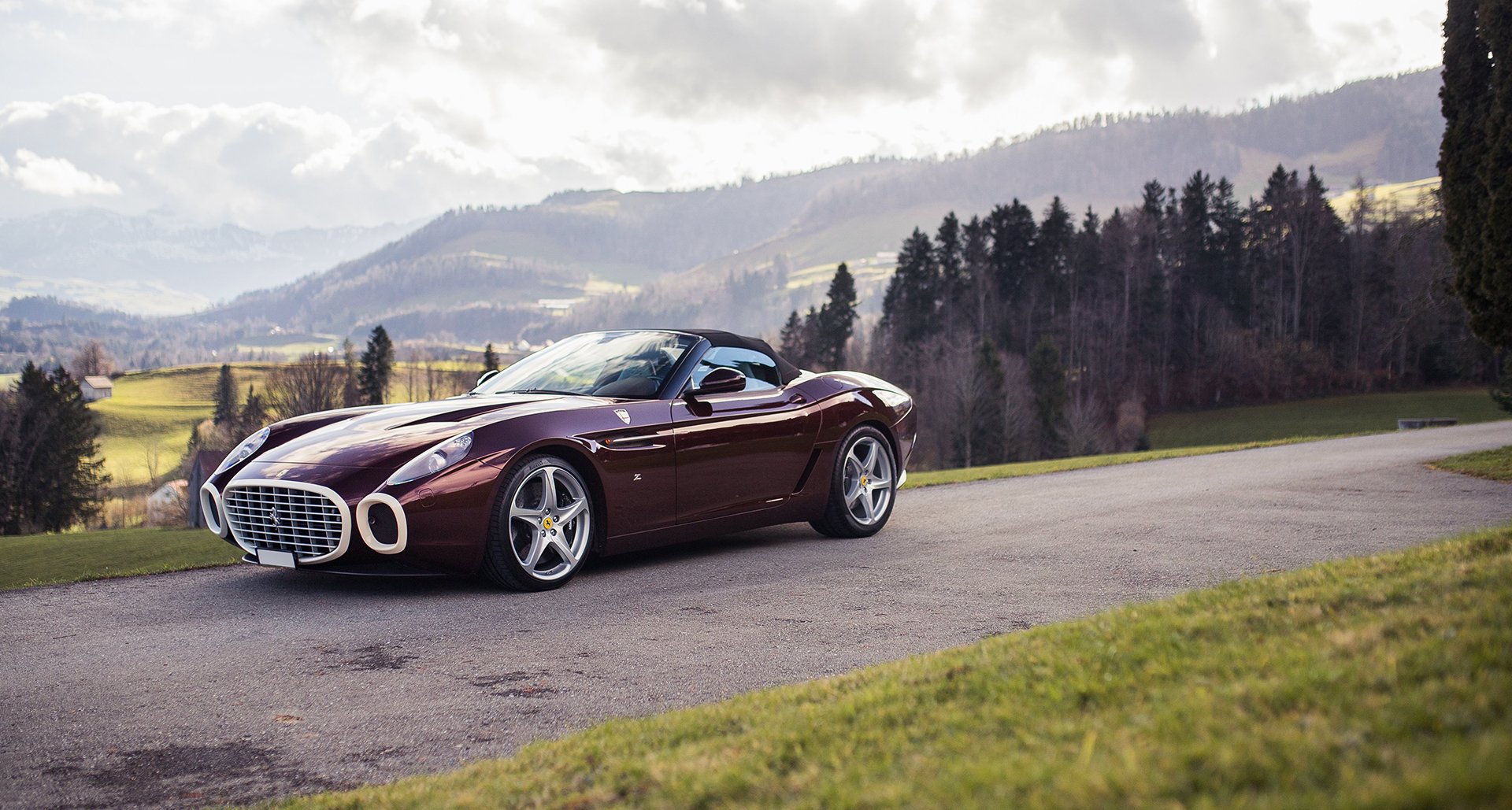 Don't think about separating these 2 reverse-spec Ferrari 599