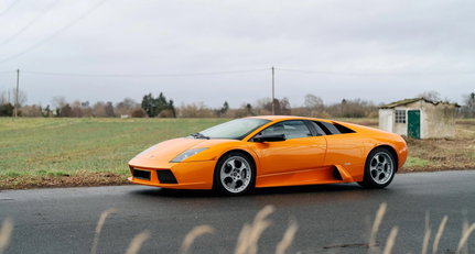 Would you tame this manual Murciélago on a wet road?
