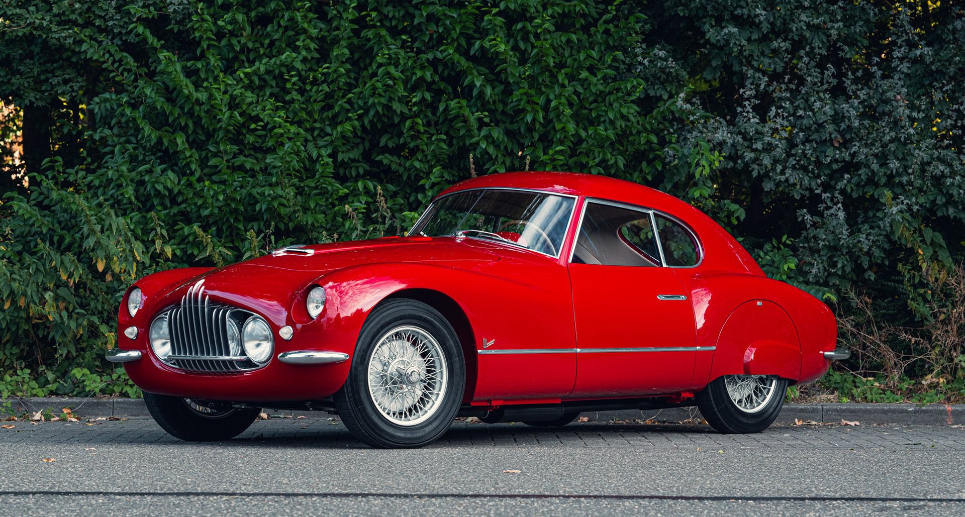 All we want for Christmas is this gorgeous red on red Fiat Otto Vu