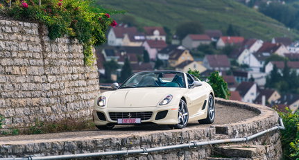 Wir alle rufen nach diesem cremefarbigen Ferrari 599 SA Aperta