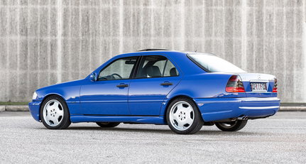 Dieser lapisblaue Mercedes-Benz C43 AMG ist ein eiskalter Underdog