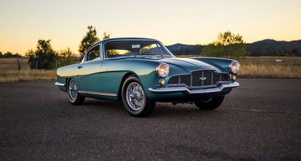 Dieser bei Bertone gestylte Aston Martin DB2/4 ist Ihr Ticket für Concours Ehren