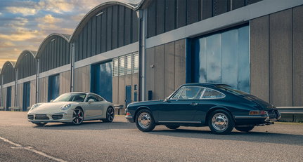 Die beiden Porsche 911 spannen den Bogen zwischen 50 Jahren Elfer-Evolution