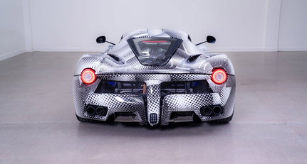 Dieser Leichtbau-LaFerrari im Tarnkleid ist ein Prototyp ohne Hybridantrieb