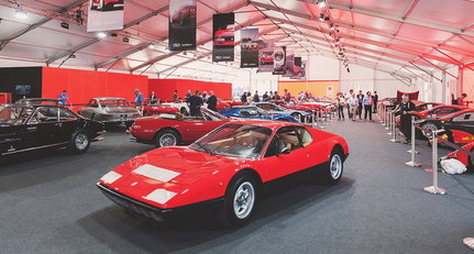 Bieter im Ferrari-Fieber bei RM Sotheby's in Maranello