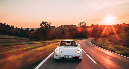 Free falling in Ferdinand Piëch’s daily driven Porsche 959 prototype