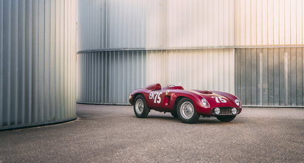 Dieser leichtfüßige Ferrari 500 TR forderte Rennsport-Giganten heraus