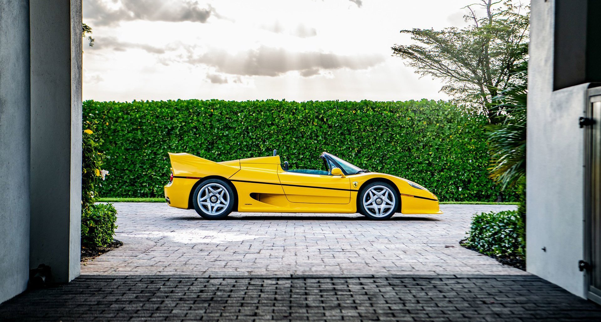 Can you guess who owned this Giallo Modena Ferrari F50? | Classic
