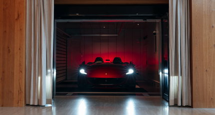 Bei B.I. Collection finden Luxus, Design, Kunst und Automobile zusammen