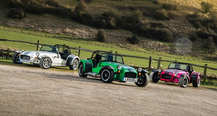 Caterham startet 2015 mit drei neuen Seven durch