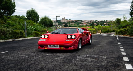 Sind Sie mutig genug, um Gerhard Bergers Lamborghini Countach zu bändigen?