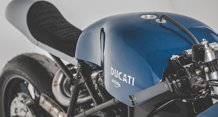 Eine Custom-Ducati zwischen Werkbank und Rennstrecke