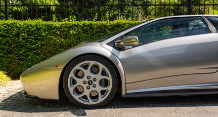 Show up your local Aventador owners in this Lamborghini Diablo VT 6.0