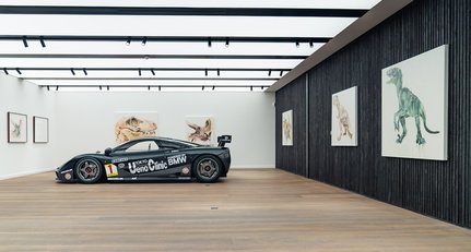 In Dave Whites neuer Ausstellung in den Kiklo Spaces treffen Dinos auf seltene Einhörner