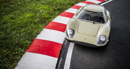 We’d love to see a modern-day Alfa Romeo Scarabeo