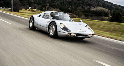 Mit dem puristischen Porsche 904 Carrera GTS über schwäbische Hügel