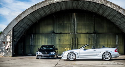 Vom Bordstein bis zur Skyline mit diesen zwei brutalen AMG-Brüdern