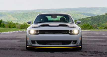 Diese amerikanischen Muscle Cars sind vielleicht etwas modern, aber trotzdem echt brutal hart!