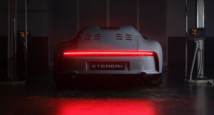 Take drop-top driving to the extreme with this Porsche Speedster restomod