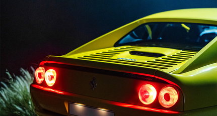 Durch die Nacht mit einem handgeschalteten Ferrari F355 in Kapstadt