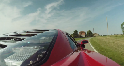 Angst vor dem Weihnachtsblues? Dann geben Sie jetzt mit einem Ferrari F40 Gas!