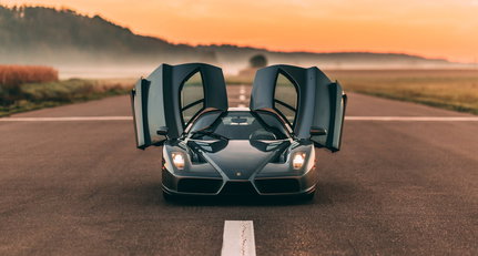 F80 wer? Wir haben nur Augen für diesen Grigio Titanio Ferrari Enzo