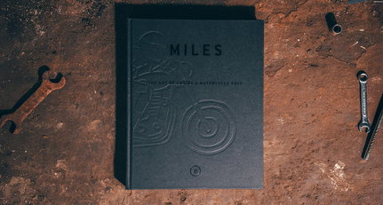 Malle Londons jüngstes Buch feiert ein Jahrzehnt voller Schlamm, Gras und Träume