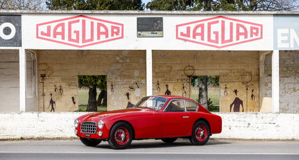 Lassen Sie sich nicht täuschen: Dieser Ferrari ist ein verkappter Jaguar!