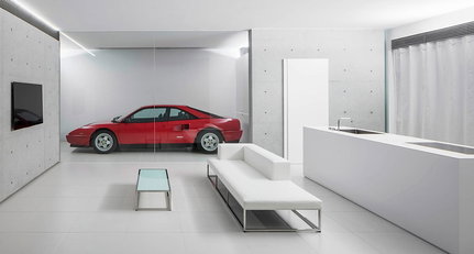 In diesem puristischen japanischen Wohntempel fühlt sich ein Ferrari wohl