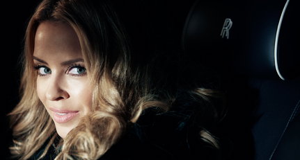 What’s Kylie up to in the back of this Rolls-Royce Ghost?