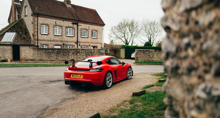 Speed dating: falling in love with the Porsche Cayman GT4 RS in 15 minutes