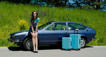 Der Sommer wird Superfly mit Floyds neuen, knallbunten Reisekoffern