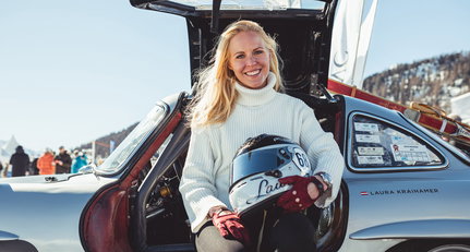 Startklar für die Arosa ClassicCar mit IWC, Laura Kraihamer und ihrem Flügeltürer