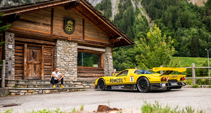 Auf einen Espresso mit Érik Comas und seinem straßenzugelassenen Nissan R390 GT1 Le Mans-Renner