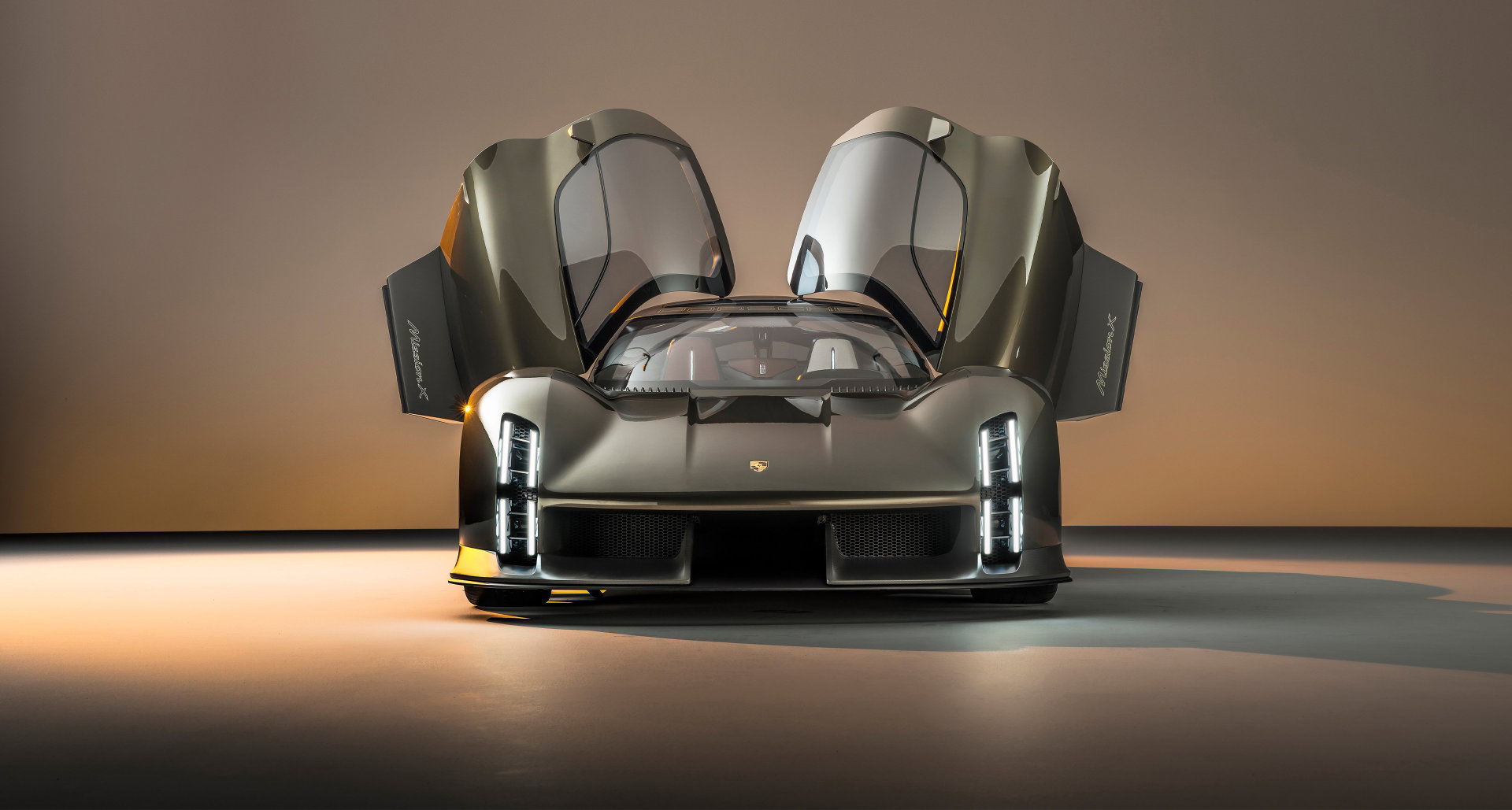 ハイランダーボルコン The ballistic Porsche Mission X previews the 918's electric