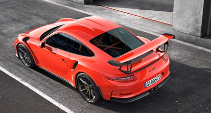 The new Porsche 911 GT3 RS is faster than the Carrera GT