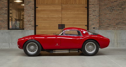 Wenn ein Maserati so schön ist – wen stört es dann, ob er echt ist?